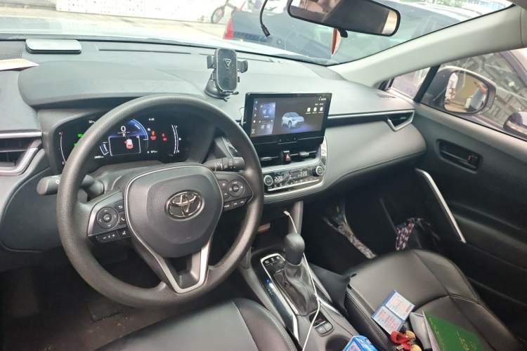 Used Toyota FRONTLANDER 2023 2.0L Smart Electric Hybrid Dual-Engine Leading Edition Center Console