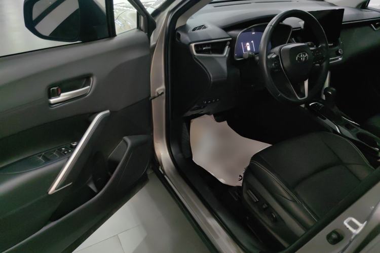 Used Toyota FRONTLANDER 2023 2.0L Smart Electric Hybrid Dual-Engine Deluxe Version Driver Seat