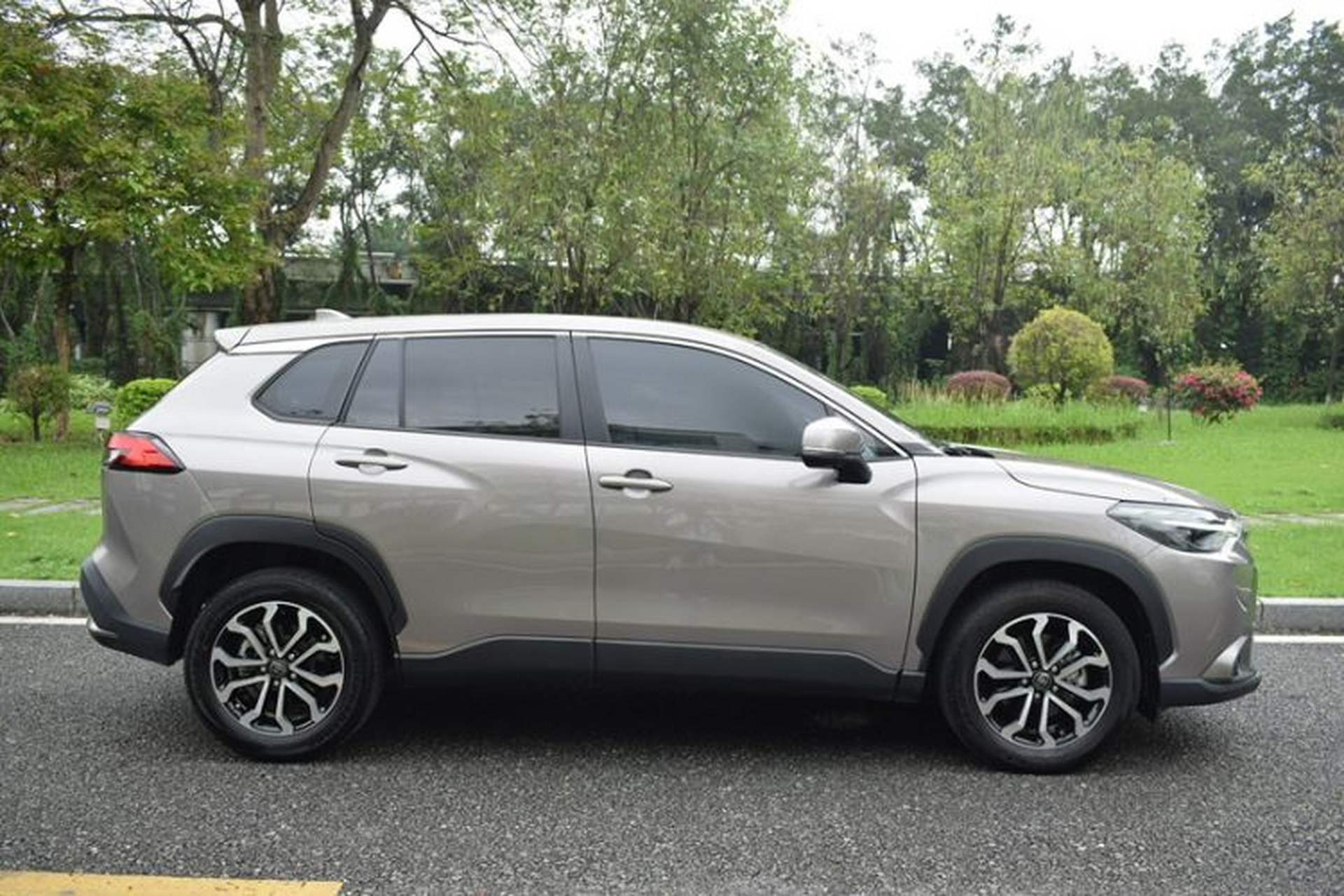 Used Toyota FRONTLANDER 2023 2.0L CVT Luxury Edition Exterior 3