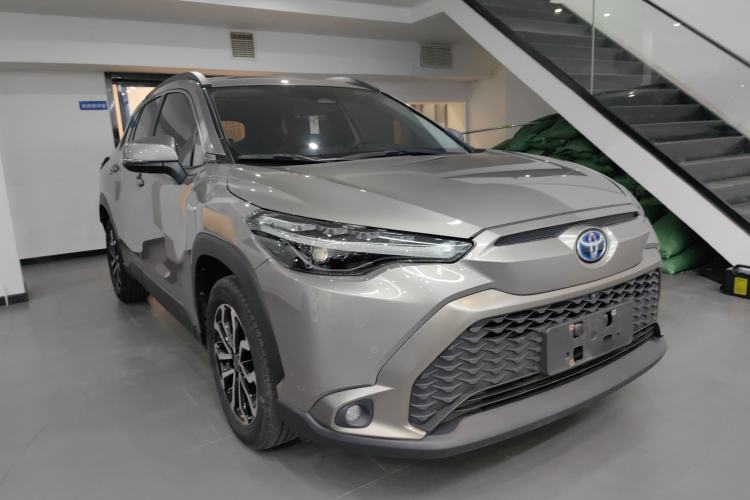 Used Toyota FRONTLANDER 2023 2.0L Smart Electric Hybrid Dual-Engine Deluxe Version Front Right 45 Deg