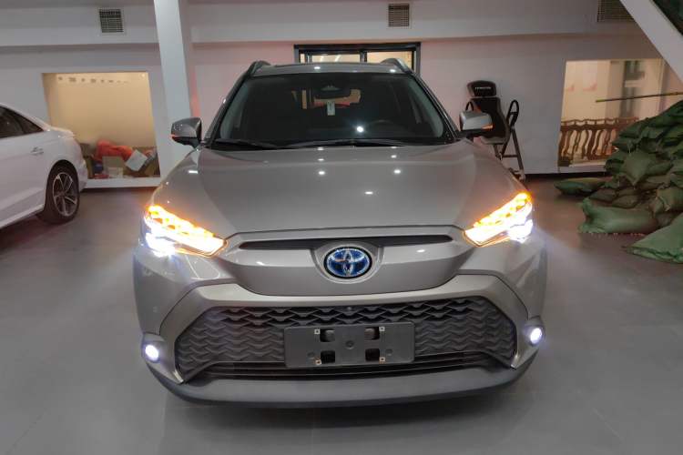 Used Toyota FRONTLANDER 2023 2.0L Smart Electric Hybrid Dual-Engine Deluxe Version Front