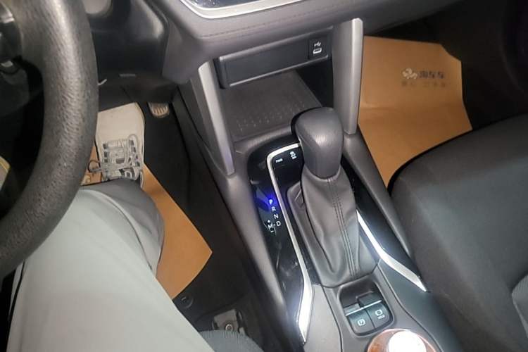 Used Toyota FRONTLANDER 2023 2.0L CVT Elite Edition Gear Lever