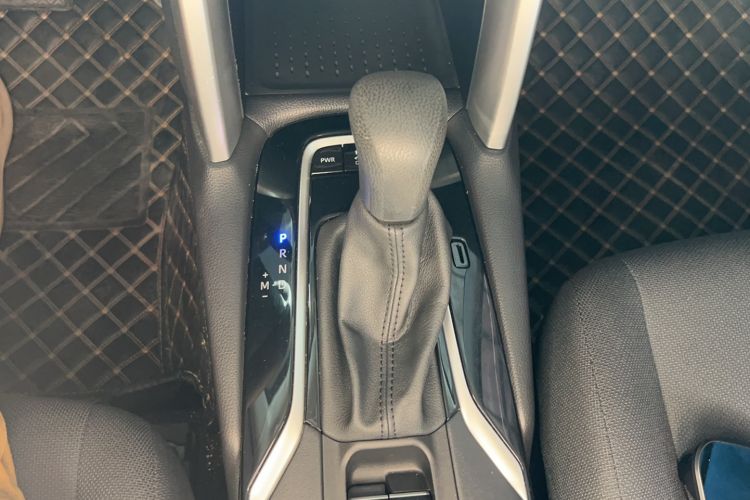 Used Toyota FRONTLANDER 2023 2.0L CVT Elite Edition Gear Lever