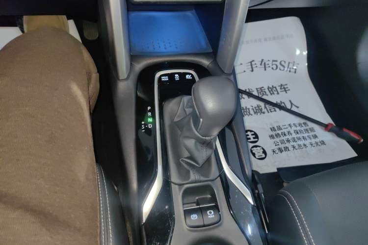 Used Toyota FRONTLANDER 2023 2.0L Smart Electric Hybrid Dual-Engine Deluxe Version Gear Lever