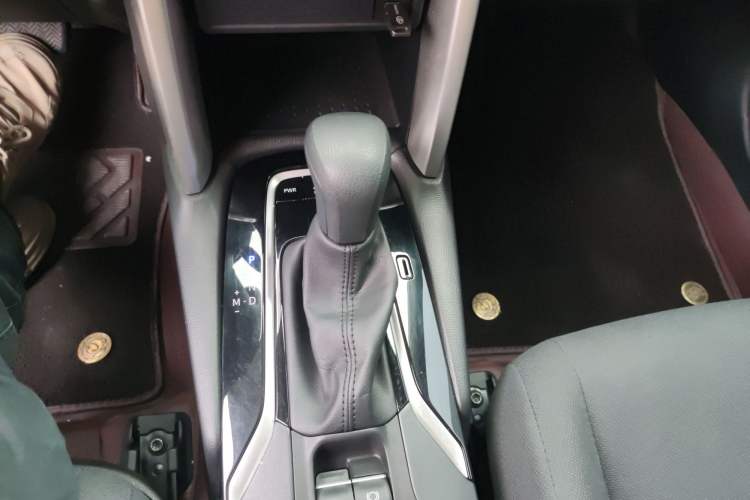 Used Toyota FRONTLANDER 2023 2.0L CVT Elite Edition Gear Lever