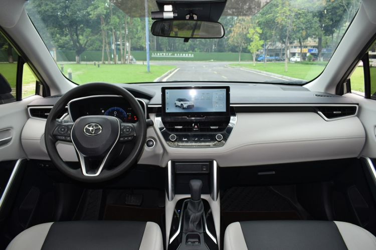 Used Toyota FRONTLANDER 2023 2.0L CVT Luxury Edition Interior 1