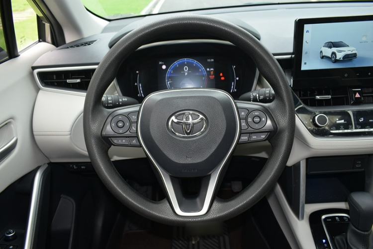 Used Toyota FRONTLANDER 2023 2.0L CVT Luxury Edition Interior 2