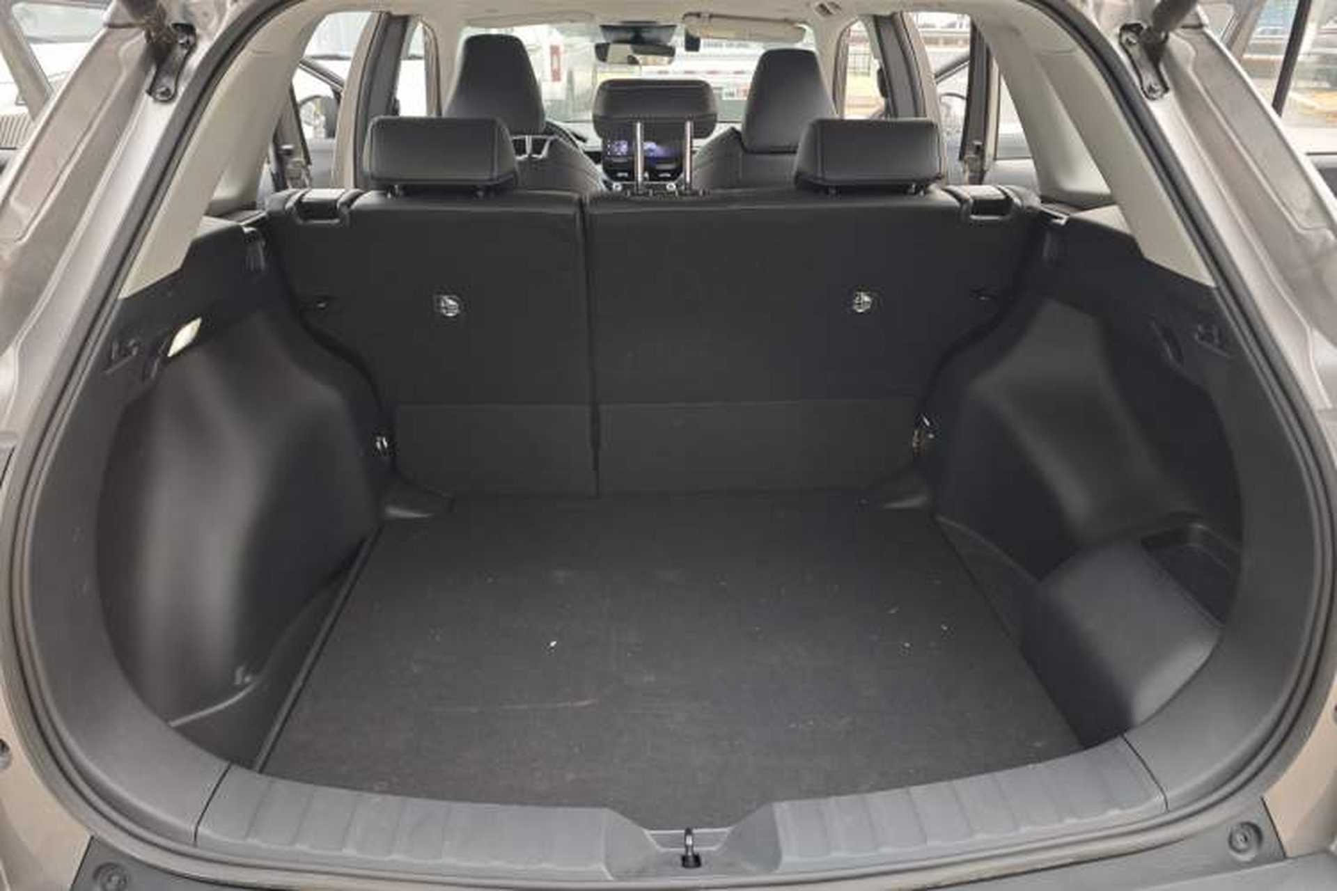 Used Toyota FRONTLANDER 2023 2.0L Smart Electric Hybrid Dual-Engine Deluxe Version Interior 3