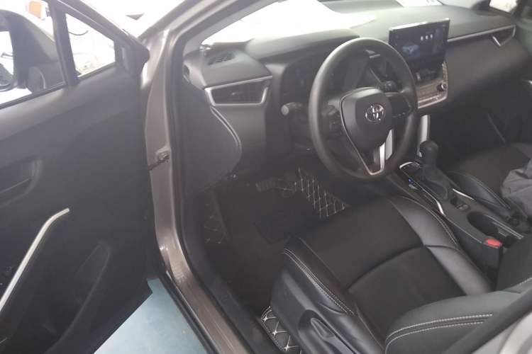 Used Toyota FRONTLANDER 2023 2.0L CVT Elite Edition Interior 3