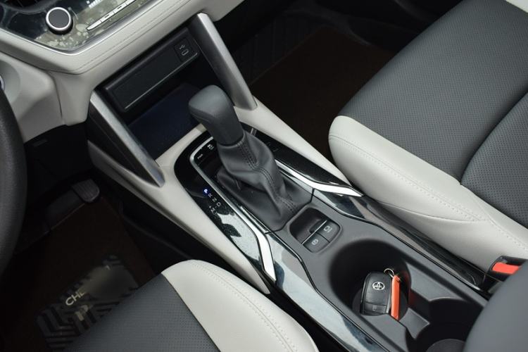 Used Toyota FRONTLANDER 2023 2.0L CVT Luxury Edition Interior 4