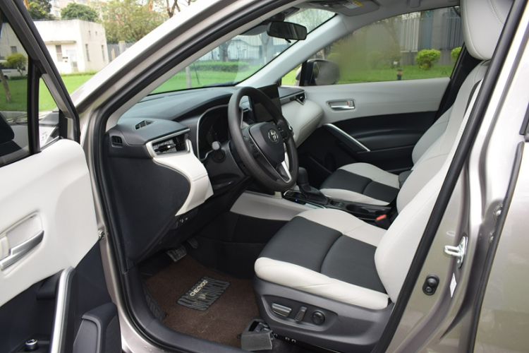 Used Toyota FRONTLANDER 2023 2.0L CVT Luxury Edition Interior 5