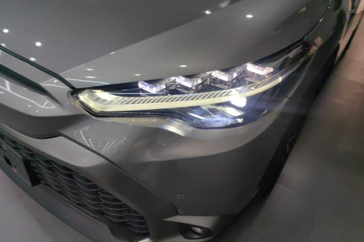 Used Toyota FRONTLANDER 2023 2.0L Smart Electric Hybrid Dual-Engine Deluxe Version Left Front Headlight