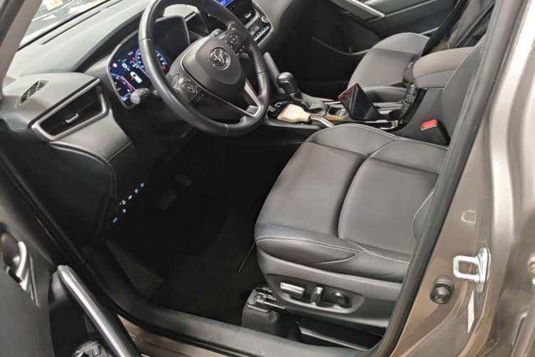 Used Toyota FRONTLANDER 2023 2.0L Smart Electric Hybrid Dual-Engine Deluxe Version Left Front Seat