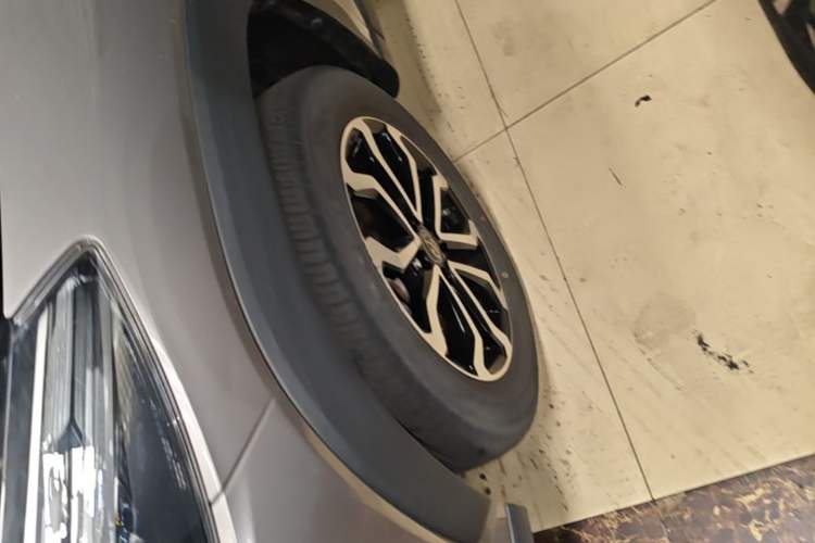 Used Toyota FRONTLANDER 2023 2.0L Smart Electric Hybrid Dual-Engine Deluxe Version Left Front Wheel Hub