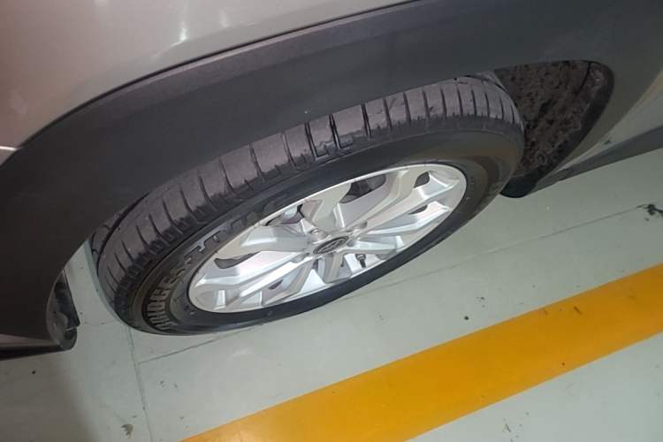 Used Toyota FRONTLANDER 2023 2.0L CVT Elite Edition Left Front Wheel Hub