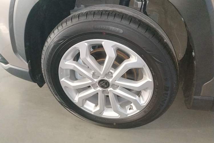 Used Toyota FRONTLANDER 2023 2.0L CVT Elite Edition Left Front Wheel Hub