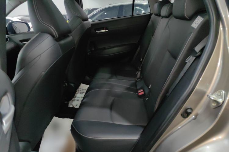 Used Toyota FRONTLANDER 2023 2.0L Smart Electric Hybrid Dual-Engine Deluxe Version Left Rear Seat