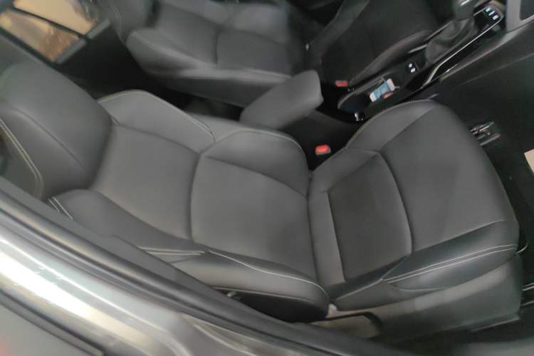 Used Toyota FRONTLANDER 2023 2.0L Smart Electric Hybrid Dual-Engine Deluxe Version Right Front Seat