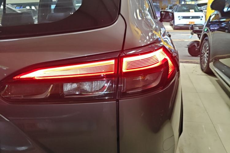 Used Toyota FRONTLANDER 2023 2.0L Smart Electric Hybrid Dual-Engine Deluxe Version Right Rear Taillight