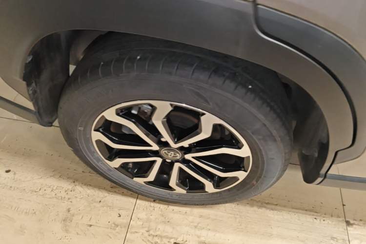 Used Toyota FRONTLANDER 2023 2.0L Smart Electric Hybrid Dual-Engine Deluxe Version Right Rear Wheel Hub