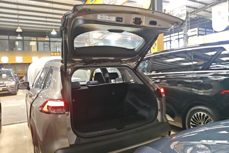 Used Toyota FRONTLANDER 2023 2.0L Smart Electric Hybrid Dual-Engine Deluxe Version Trunk