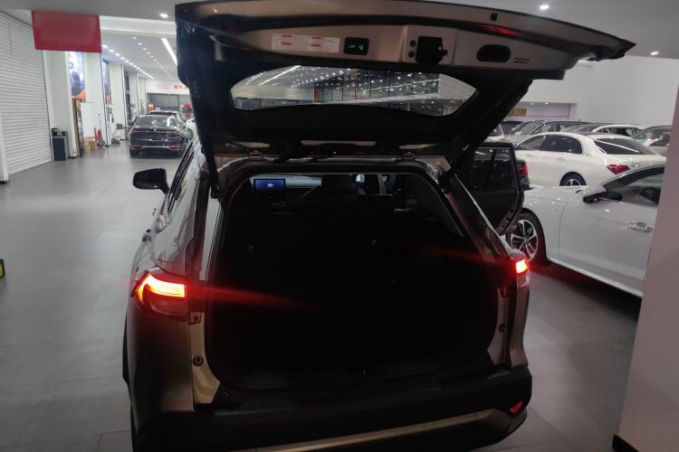 Used Toyota FRONTLANDER 2023 2.0L Smart Electric Hybrid Dual-Engine Deluxe Version Trunk