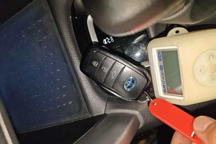 Used Toyota FRONTLANDER 2023 2.0L Smart Electric Hybrid Dual-Engine Deluxe Version Vehicle Key
