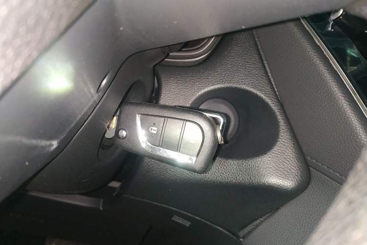 Used Toyota FRONTLANDER 2023 2.0L CVT Elite Edition Vehicle Key