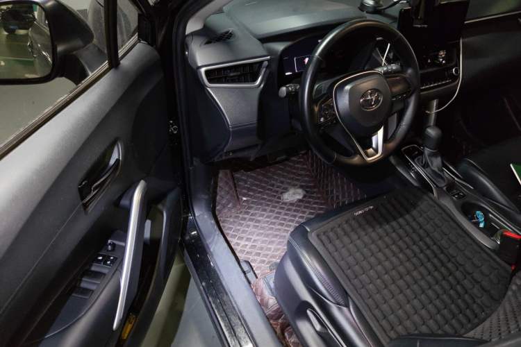 Used Toyota FRONTLANDER 2023 2.0L CVT Elite Edition Driver Seat