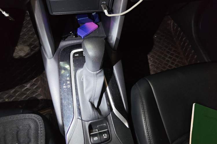 Used Toyota FRONTLANDER 2023 2.0L CVT Elite Edition Gear Lever