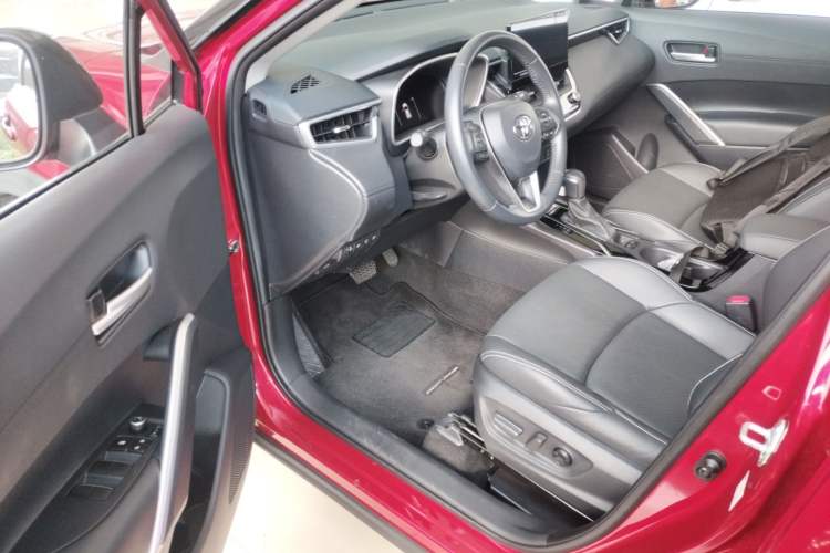 Used Toyota FRONTLANDER 2023 2.0L Smart Electric Hybrid Dual-Engine Deluxe Version Driver Seat