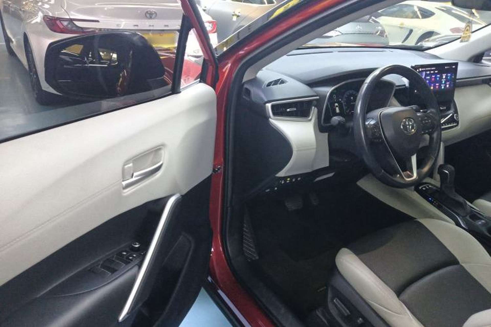 Used Toyota FRONTLANDER 2023 2.0L Smart Electric Hybrid Dual-Engine Deluxe Version Driver Seat