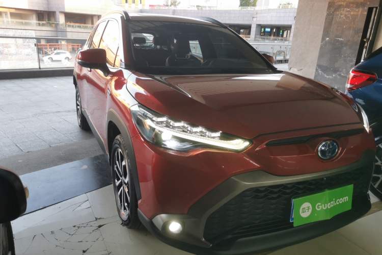 Used Toyota FRONTLANDER 2023 2.0L Smart Electric Hybrid Dual-Engine Deluxe Version Front Right 45 Deg