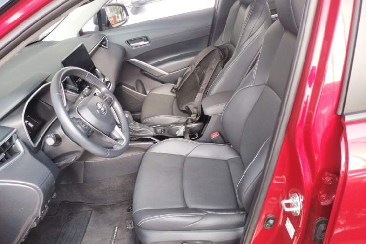 Used Toyota FRONTLANDER 2023 2.0L Smart Electric Hybrid Dual-Engine Deluxe Version Left Front Seat
