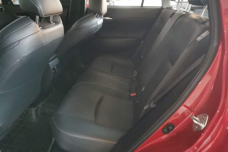Used Toyota FRONTLANDER 2023 2.0L Smart Electric Hybrid Dual-Engine Deluxe Version Left Rear Seat