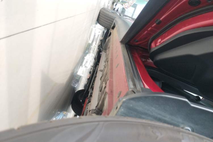Used Toyota FRONTLANDER 2023 2.0L Smart Electric Hybrid Dual-Engine Deluxe Version Left Side Sill