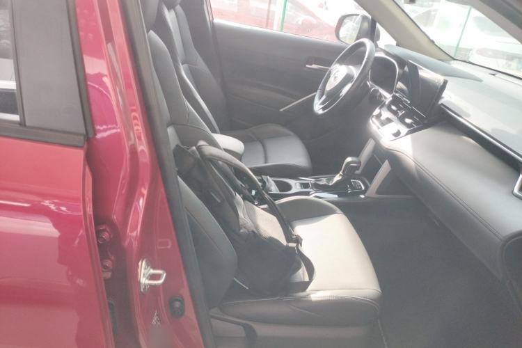Used Toyota FRONTLANDER 2023 2.0L Smart Electric Hybrid Dual-Engine Deluxe Version Right Front Seat