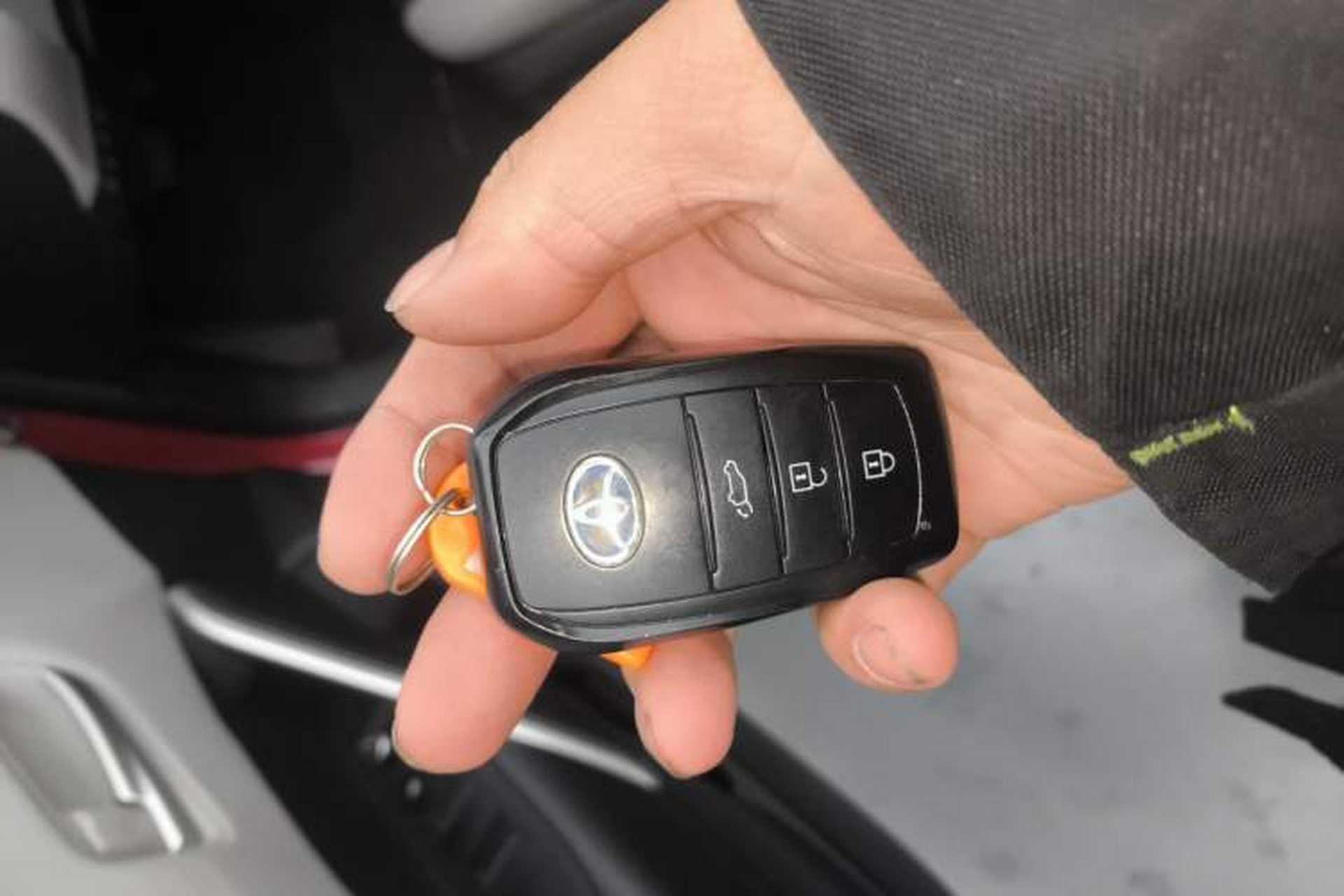 Used Toyota FRONTLANDER 2023 2.0L Smart Electric Hybrid Dual-Engine Deluxe Version Vehicle Key