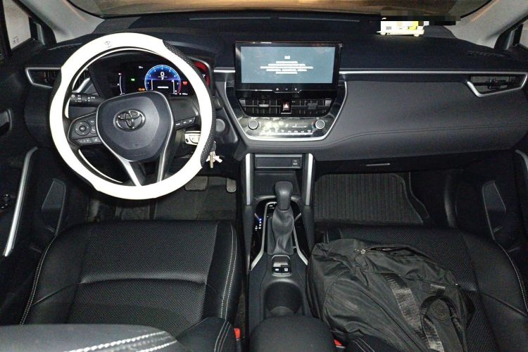 Used Toyota FRONTLANDER 2023 2.0L CVT Elite Edition Center Console