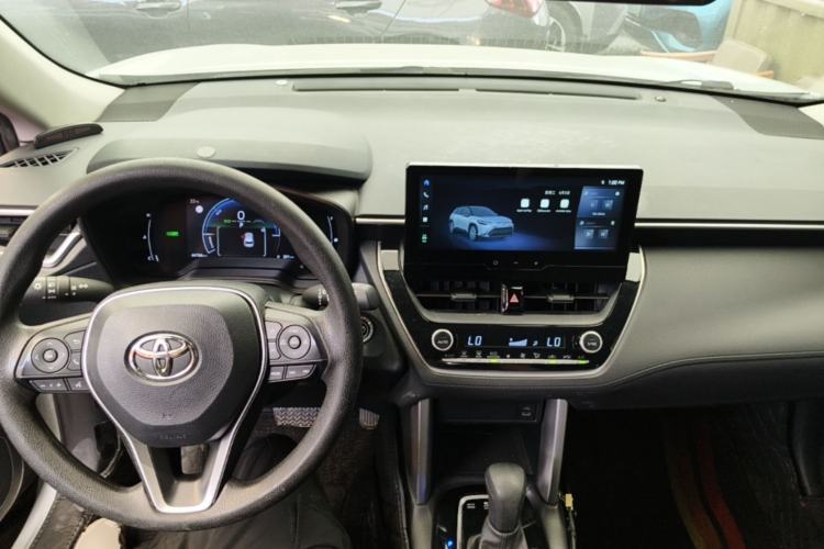 Used Toyota FRONTLANDER 2023 2.0L Smart Electric Hybrid Dual-Engine Leading Edition Center Console