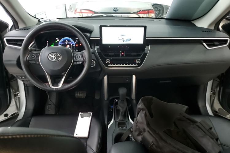 Used Toyota FRONTLANDER 2023 2.0L Smart Electric Hybrid Dual-Engine Leading Edition Center Console
