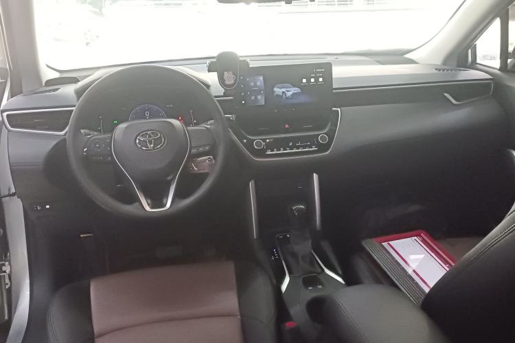 Used Toyota FRONTLANDER 2023 2.0L CVT Elite Edition Center Console