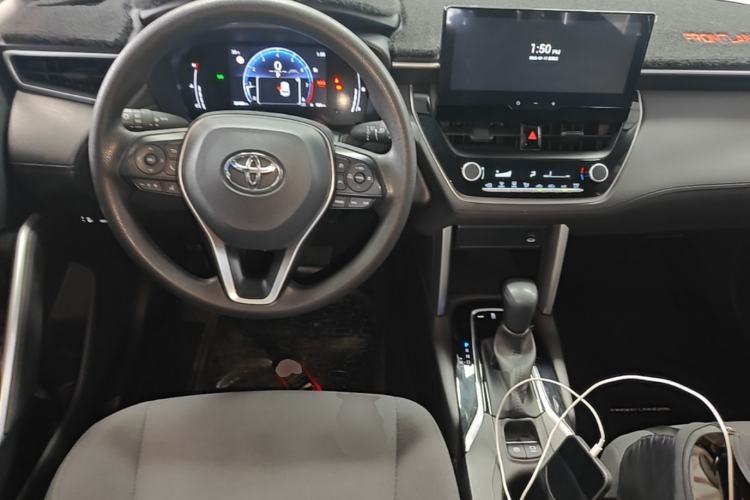 Used Toyota FRONTLANDER 2023 2.0L CVT Leading Edition Center Console