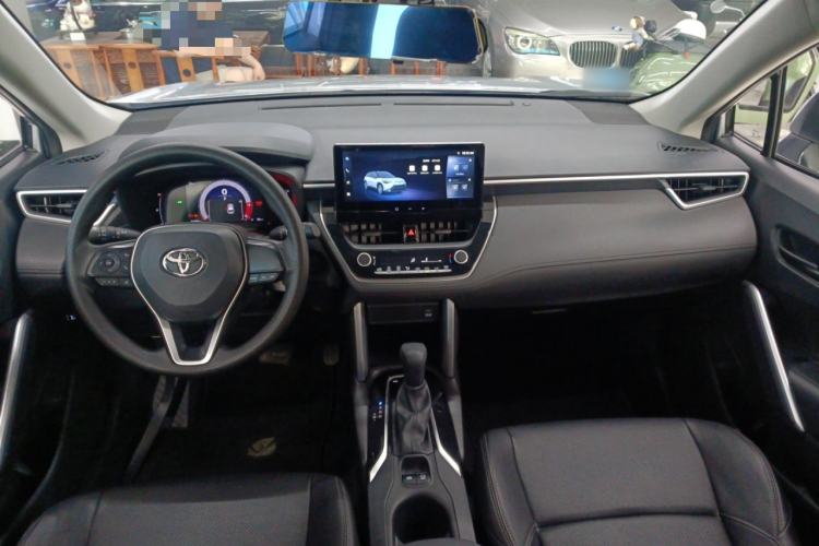 Used Toyota FRONTLANDER 2023 2.0L CVT Elite Edition Center Console