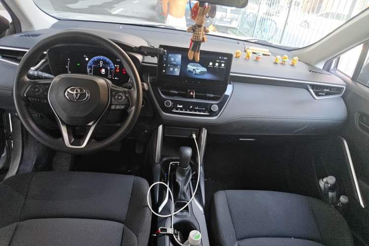 Used Toyota FRONTLANDER 2023 2.0L CVT Leading Edition Center Console