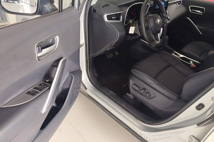 Used Toyota FRONTLANDER 2023 2.0L CVT Luxury Edition Driver Seat