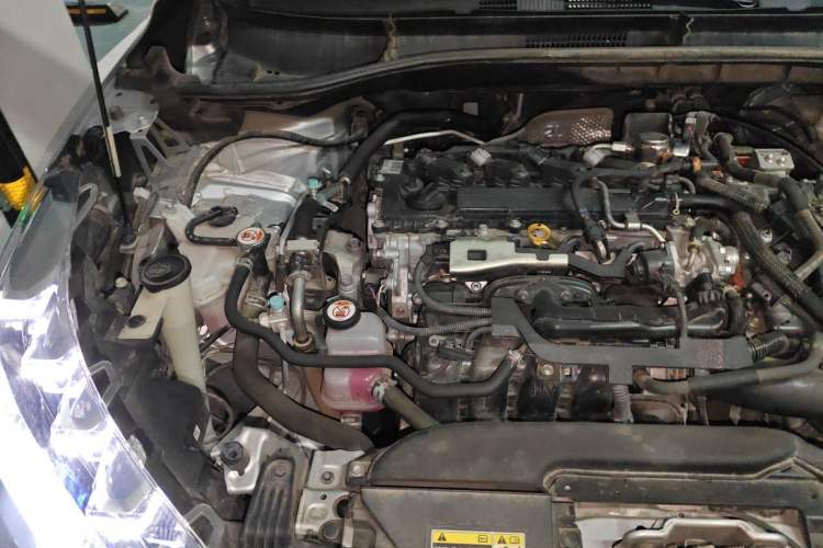 Used Toyota FRONTLANDER 2023 2.0L Smart Electric Hybrid Dual-Engine Luxury Edition Engine Bay Right