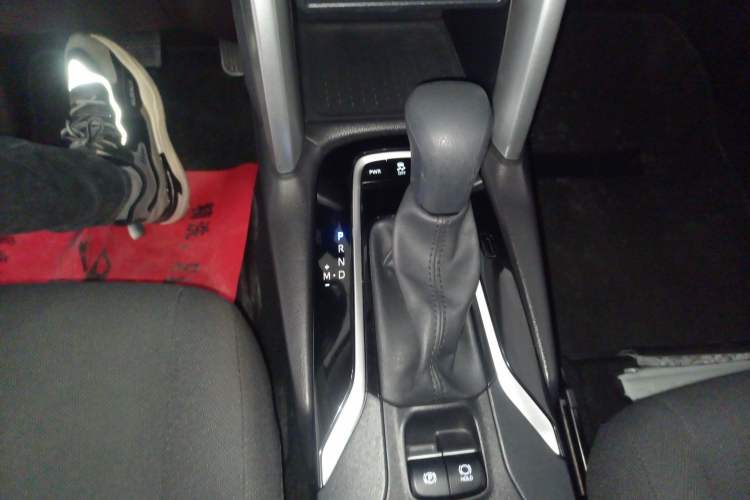 Used Toyota FRONTLANDER 2023 2.0L CVT Elite Edition Gear Lever