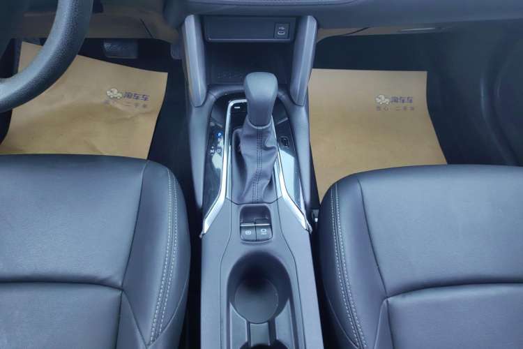 Used Toyota FRONTLANDER 2023 2.0L CVT Elite Edition Gear Lever