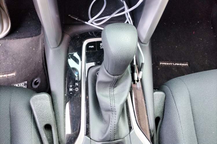 Used Toyota FRONTLANDER 2023 2.0L CVT Elite Edition Gear Lever
